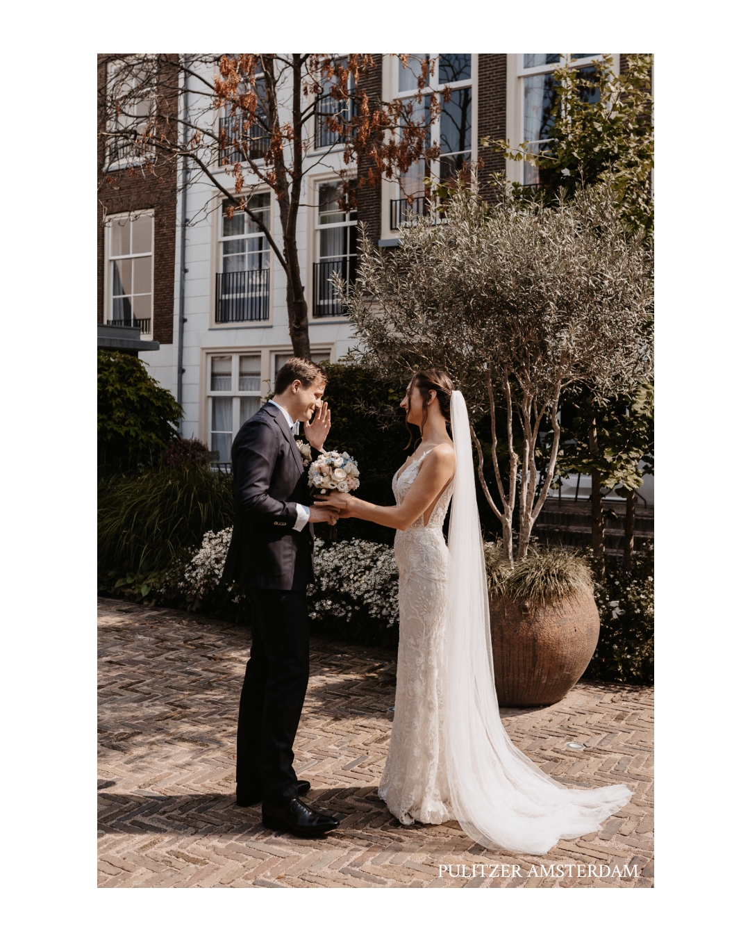 FOR LOVE WE LIVE WEDDING PHOTOGRAPHY Wedding in Amsterdam Hotel Pulitzer